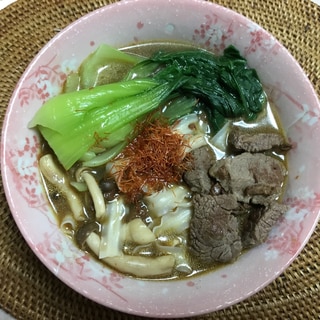 牛肉たっぷりの刀削麺(しょうとうめん)